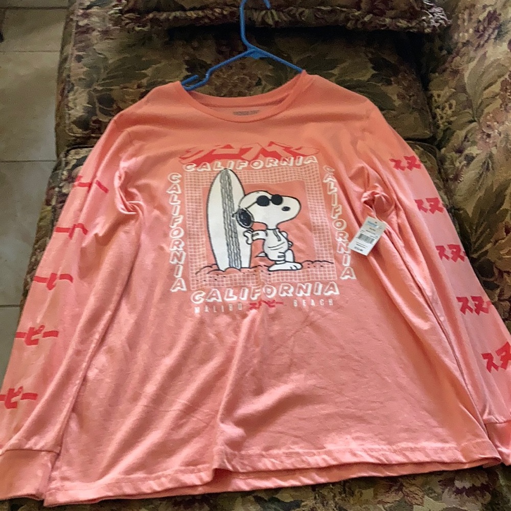 COPY - Long sleeve peanuts graphic T